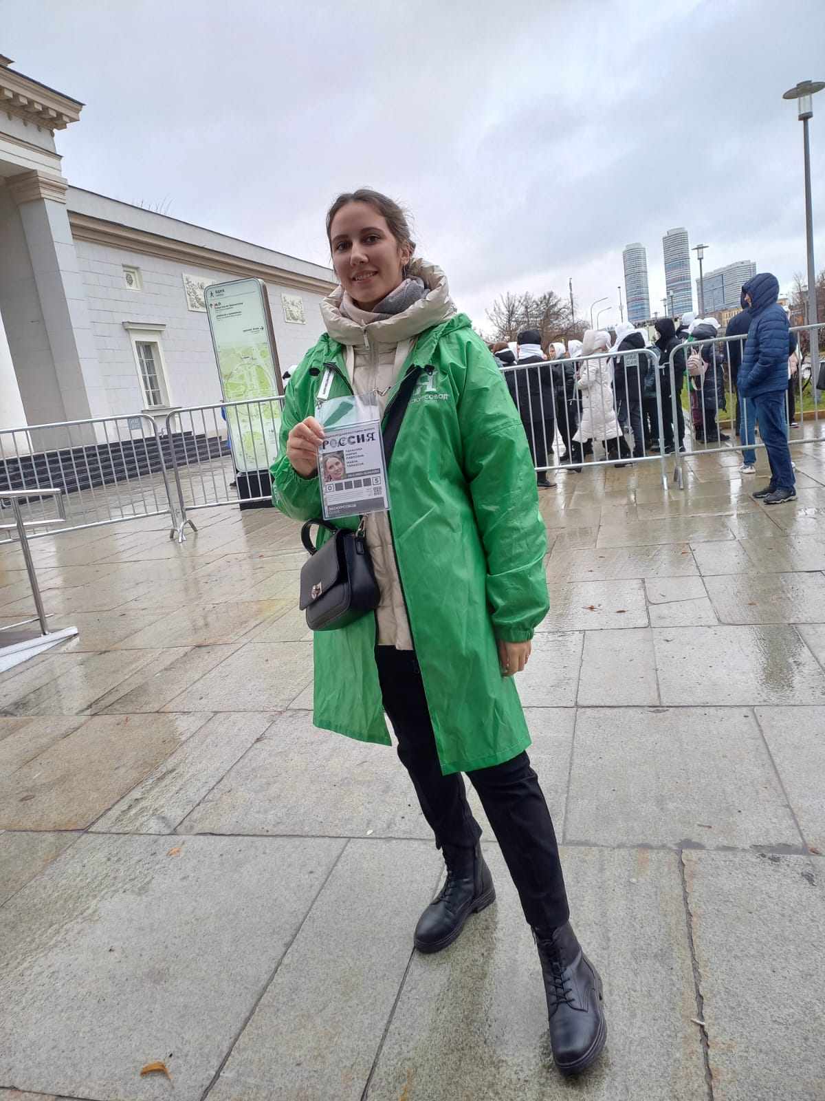 Студентка группы 22ИПД1 ИФФ стала гидом-волонтёром на ВДНХ «Моя Россия» в Москве